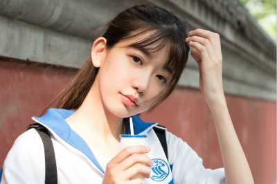 10句经典撩妹情话,句句都甜到姑娘心坎上