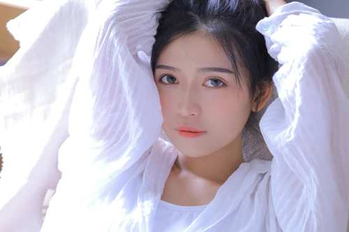 天涯海角的爱情诗句 你就是笔尖朝思暮想的少年
