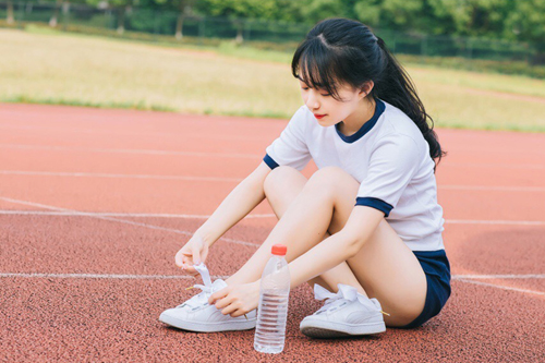 表白比自己小女孩话术 我愿意深夜给你送冰淇淋