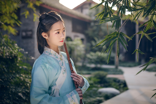 对感情豁然开朗的诗句 采菊东篱下，悠然见南山