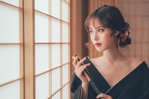 赞美美女的经典话 你真像是象牙雕刻出来的美女