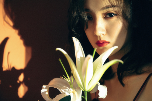 简短的诗句个性签名 如花美眷似水流年
