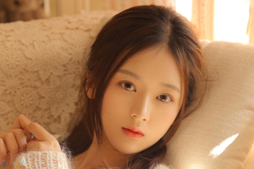 哄女孩子开心的套路情话对话 想要体会被捧在手心的感觉吗