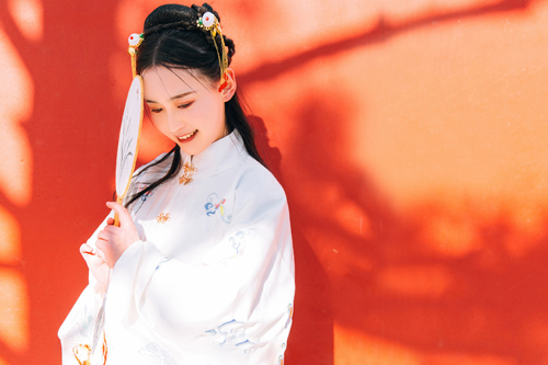 秋季的诗句有哪些 一声梧叶一声秋,一点芭蕉一点愁