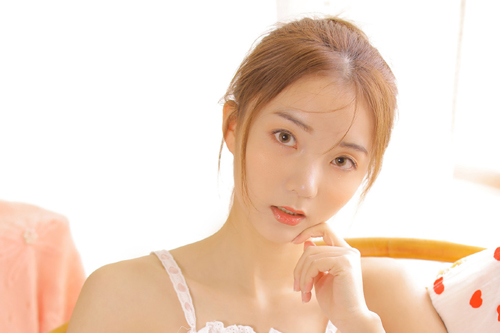 简短很美的现代爱情诗 只因为你的出现 之后都为你改变