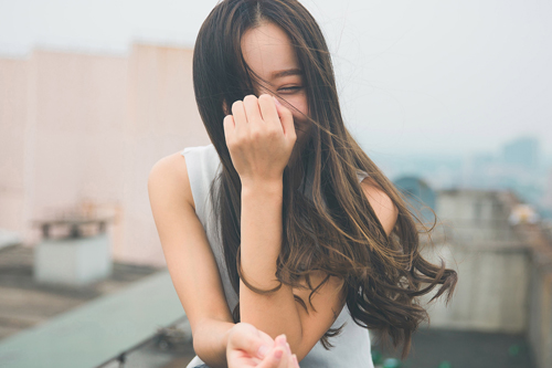 关于七夕节日的诗 天阶夜色凉如水，卧看牵牛织女星