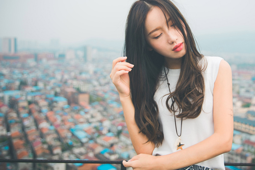 关于七夕节日的诗 天阶夜色凉如水，卧看牵牛织女星